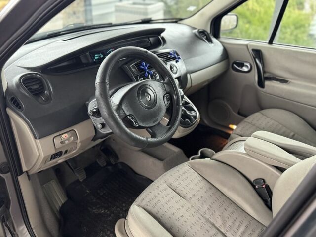 Серый Рено Сценик II, объемом двигателя 1.9 л и пробегом 220 тыс. км за 3450 $, фото 5 на Automoto.ua