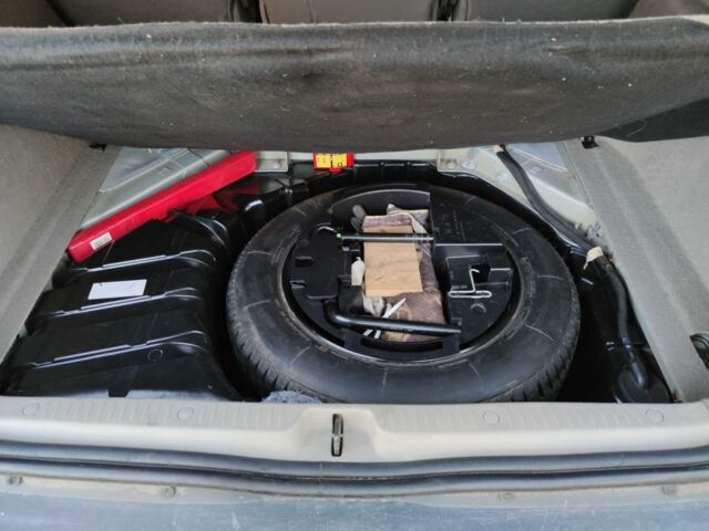 Серый Рено Сценик II, объемом двигателя 2 л и пробегом 172 тыс. км за 4800 $, фото 4 на Automoto.ua