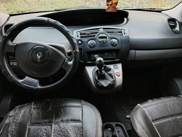 Серый Рено Сценик II, объемом двигателя 1.9 л и пробегом 290 тыс. км за 1700 $, фото 4 на Automoto.ua