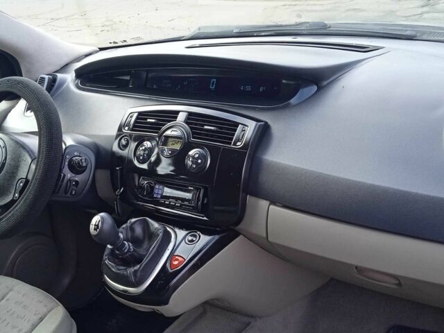 Серый Рено Сценик II, объемом двигателя 1.5 л и пробегом 270 тыс. км за 3500 $, фото 23 на Automoto.ua