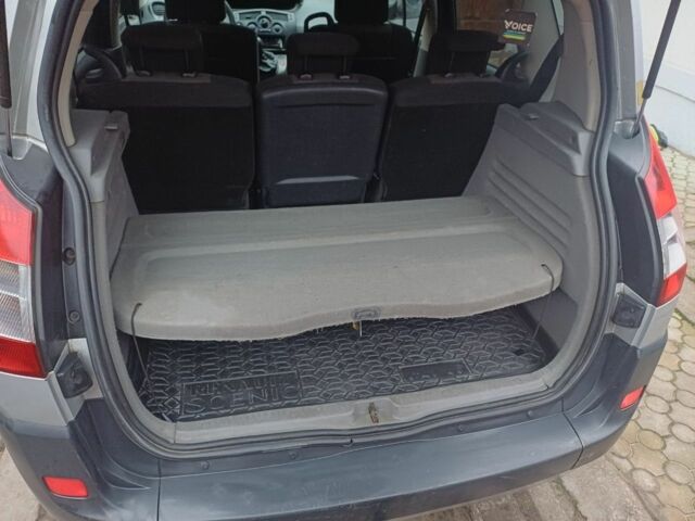 Серый Рено Сценик II, объемом двигателя 1.6 л и пробегом 305 тыс. км за 4300 $, фото 10 на Automoto.ua