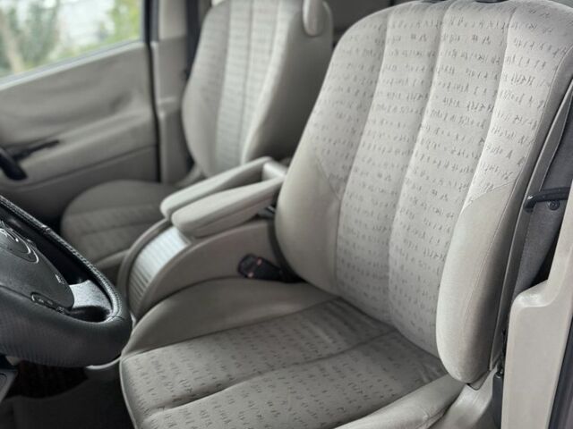 Серый Рено Сценик II, объемом двигателя 1.9 л и пробегом 220 тыс. км за 3450 $, фото 6 на Automoto.ua