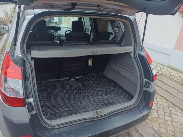 Серый Рено Сценик II, объемом двигателя 1.6 л и пробегом 305 тыс. км за 4300 $, фото 9 на Automoto.ua