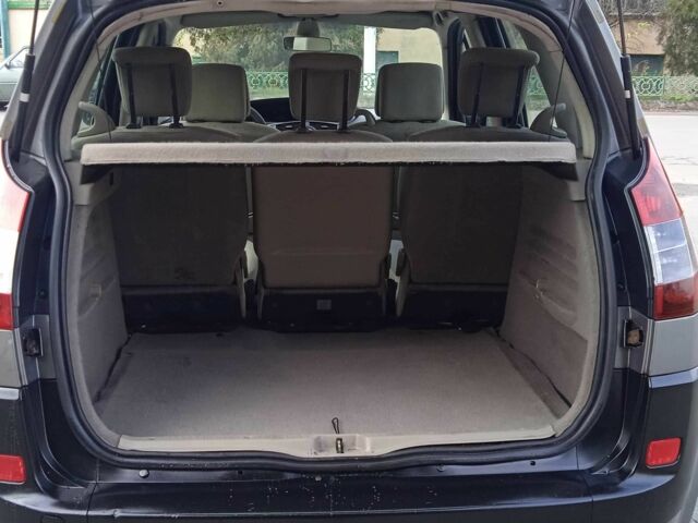 Серый Рено Сценик II, объемом двигателя 1.5 л и пробегом 270 тыс. км за 3500 $, фото 13 на Automoto.ua