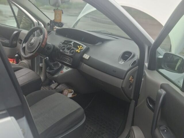 Серый Рено Сценик II, объемом двигателя 0 л и пробегом 236 тыс. км за 3400 $, фото 7 на Automoto.ua