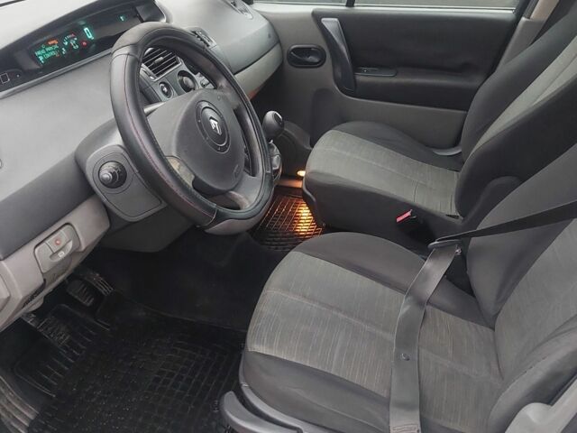 Серый Рено Сценик II, объемом двигателя 0 л и пробегом 286 тыс. км за 2299 $, фото 7 на Automoto.ua