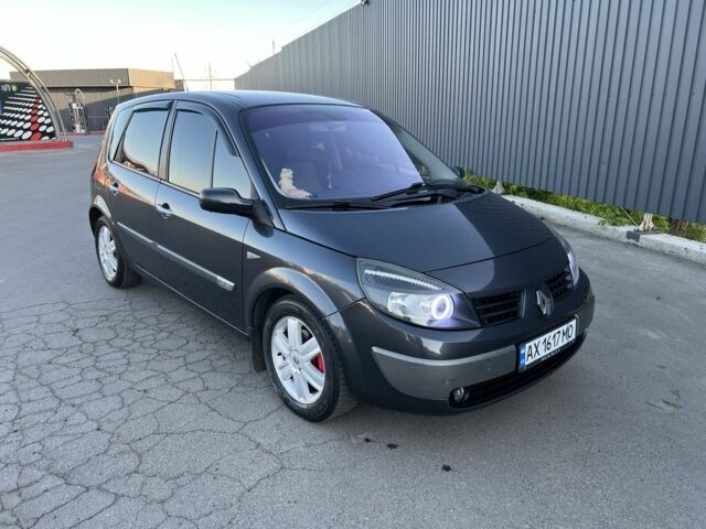 Серый Рено Сценик II, объемом двигателя 1.6 л и пробегом 225 тыс. км за 5700 $, фото 2 на Automoto.ua