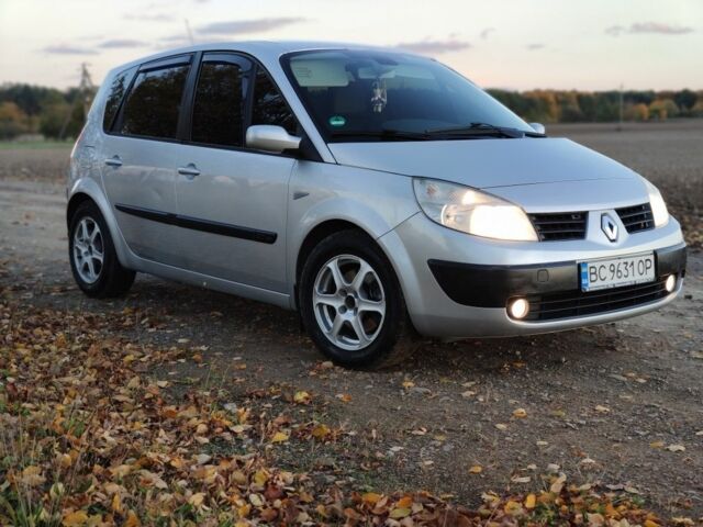 Серый Рено Сценик II, объемом двигателя 2 л и пробегом 172 тыс. км за 4800 $, фото 3 на Automoto.ua