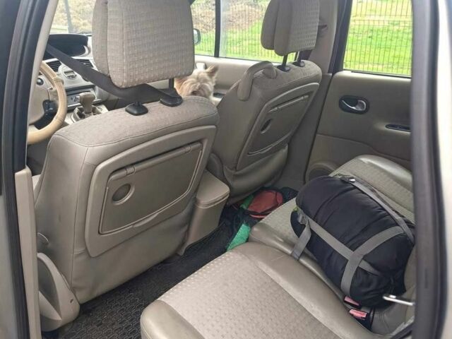 Сірий Рено Сценік II, об'ємом двигуна 0 л та пробігом 250 тис. км за 2350 $, фото 3 на Automoto.ua