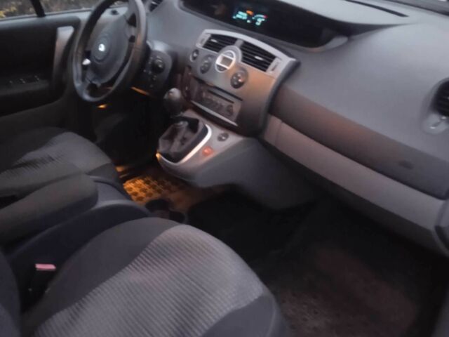 Сірий Рено Сценік II, об'ємом двигуна 2 л та пробігом 91 тис. км за 4600 $, фото 1 на Automoto.ua