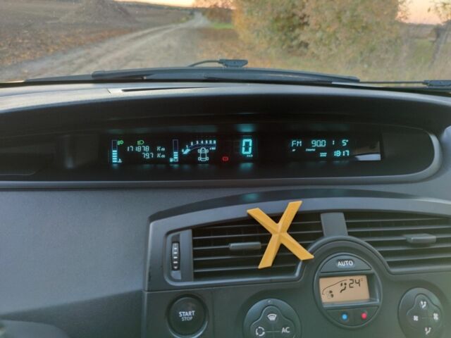 Серый Рено Сценик II, объемом двигателя 2 л и пробегом 172 тыс. км за 4800 $, фото 5 на Automoto.ua