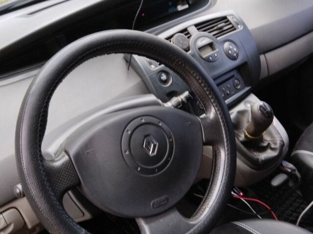 Серый Рено Сценик II, объемом двигателя 1.6 л и пробегом 180 тыс. км за 3500 $, фото 3 на Automoto.ua