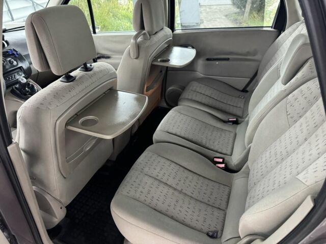 Серый Рено Сценик II, объемом двигателя 1.9 л и пробегом 220 тыс. км за 3450 $, фото 8 на Automoto.ua