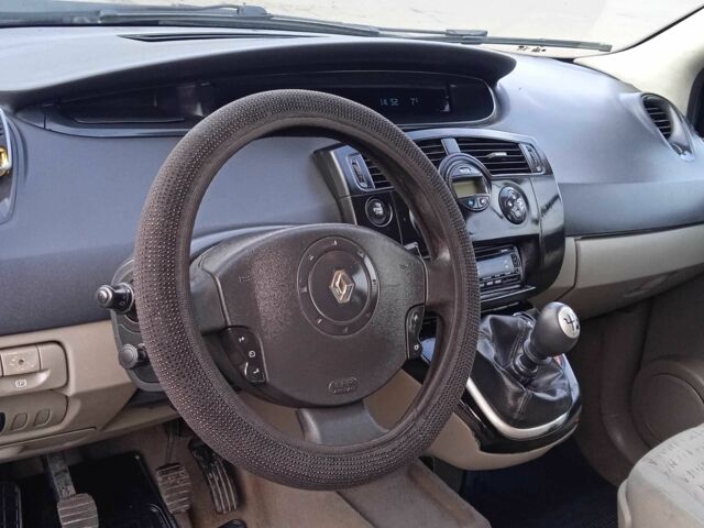 Серый Рено Сценик II, объемом двигателя 1.5 л и пробегом 270 тыс. км за 3500 $, фото 17 на Automoto.ua