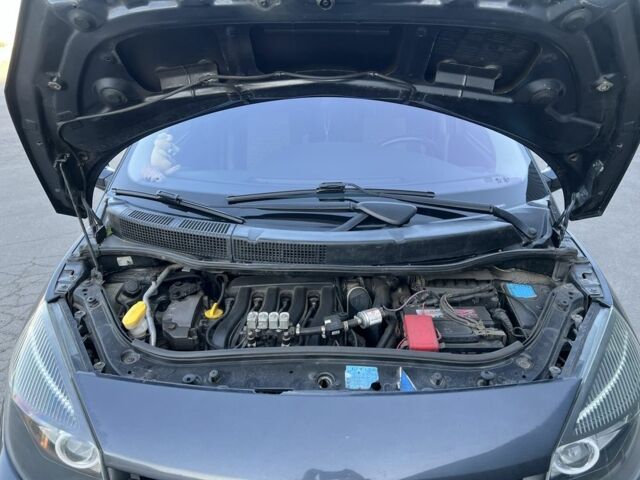 Серый Рено Сценик II, объемом двигателя 1.6 л и пробегом 225 тыс. км за 5700 $, фото 11 на Automoto.ua