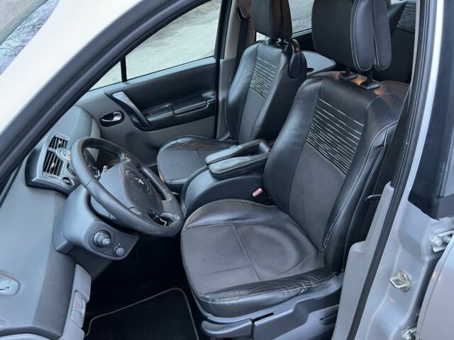 Серый Рено Сценик II, объемом двигателя 1.6 л и пробегом 189 тыс. км за 5350 $, фото 19 на Automoto.ua