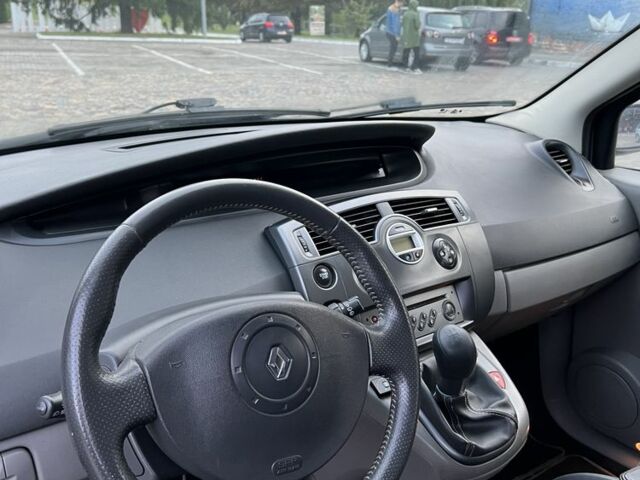 Сірий Рено Сценік II, об'ємом двигуна 1.6 л та пробігом 242 тис. км за 4300 $, фото 15 на Automoto.ua