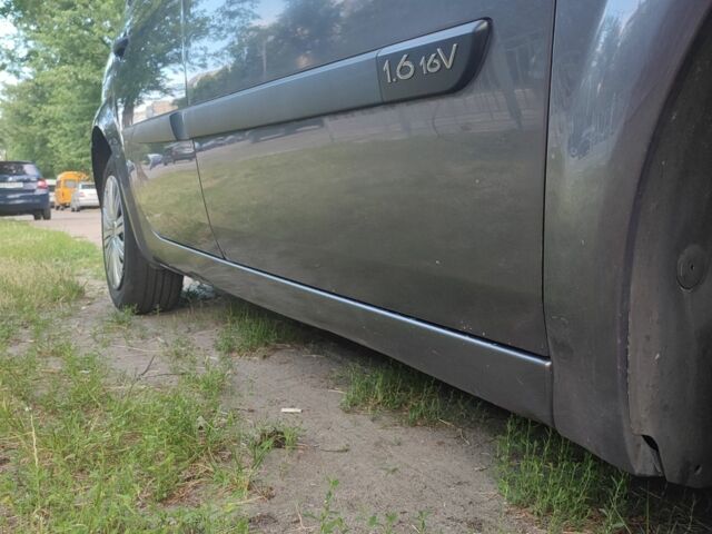 Сірий Рено Сценік II, об'ємом двигуна 1.6 л та пробігом 360 тис. км за 4500 $, фото 2 на Automoto.ua