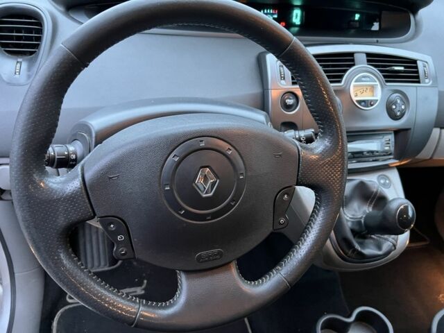 Серый Рено Сценик II, объемом двигателя 1.6 л и пробегом 189 тыс. км за 5350 $, фото 12 на Automoto.ua