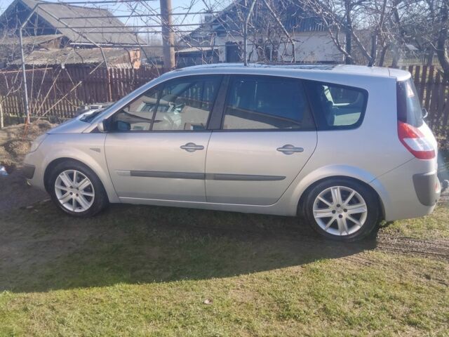 Серый Рено Сценик II, объемом двигателя 2 л и пробегом 215 тыс. км за 5950 $, фото 1 на Automoto.ua