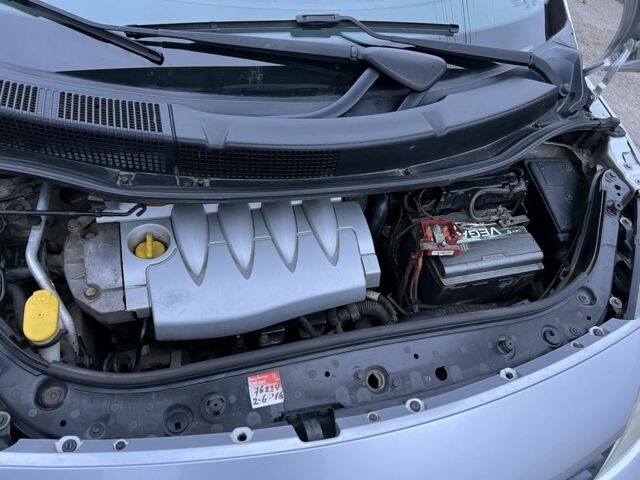 Серый Рено Сценик II, объемом двигателя 1.6 л и пробегом 189 тыс. км за 5350 $, фото 17 на Automoto.ua