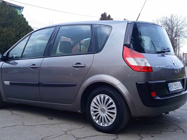 Серый Рено Сценик II, объемом двигателя 1.5 л и пробегом 270 тыс. км за 3500 $, фото 6 на Automoto.ua