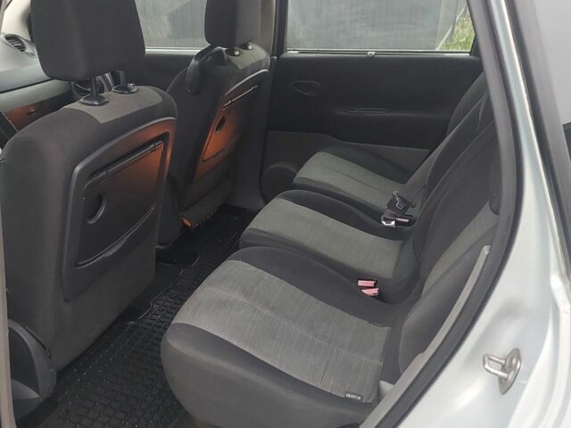 Серый Рено Сценик II, объемом двигателя 0 л и пробегом 286 тыс. км за 2299 $, фото 9 на Automoto.ua