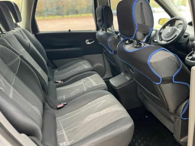 Рено Сценік II 2005 у Житомирі на Automoto.ua Сірий Рено Сценік II, об'ємом двигуна 1.9 л та пробігом 270 тис. км за 4300 $, фото 7 на Automoto.ua