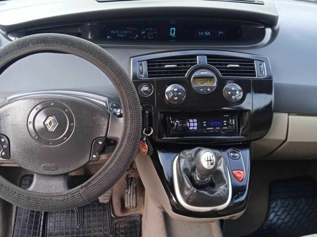 Серый Рено Сценик II, объемом двигателя 1.5 л и пробегом 270 тыс. км за 3500 $, фото 18 на Automoto.ua