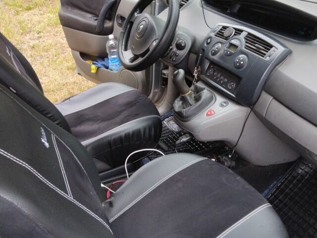 Серый Рено Сценик II, объемом двигателя 1.6 л и пробегом 180 тыс. км за 3500 $, фото 10 на Automoto.ua