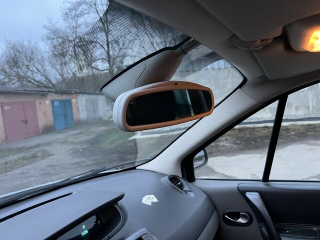 Серый Рено Сценик II, объемом двигателя 1.6 л и пробегом 189 тыс. км за 5350 $, фото 16 на Automoto.ua