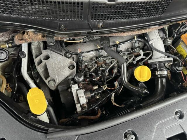 Серый Рено Сценик II, объемом двигателя 1.9 л и пробегом 220 тыс. км за 3450 $, фото 7 на Automoto.ua