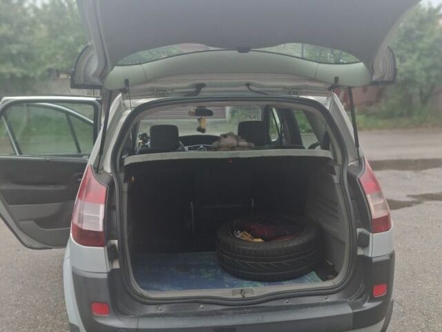 Серый Рено Сценик II, объемом двигателя 0 л и пробегом 236 тыс. км за 3400 $, фото 5 на Automoto.ua