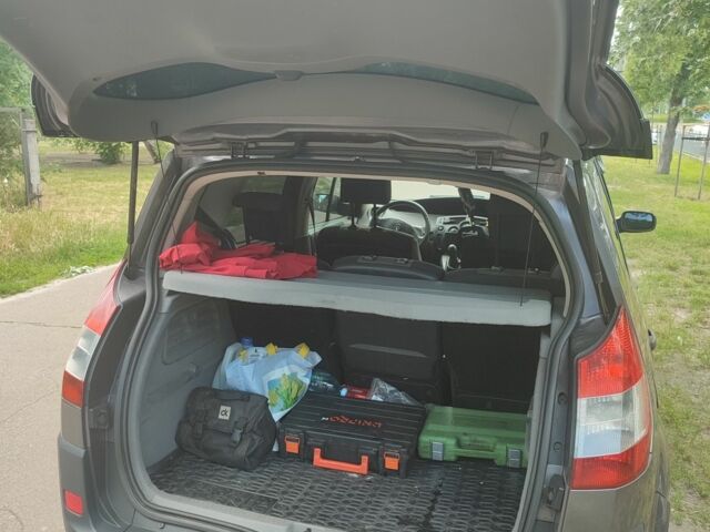 Сірий Рено Сценік II, об'ємом двигуна 1.6 л та пробігом 360 тис. км за 4500 $, фото 4 на Automoto.ua