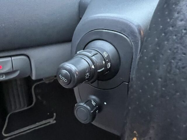 Серый Рено Сценик II, объемом двигателя 1.6 л и пробегом 189 тыс. км за 5350 $, фото 14 на Automoto.ua