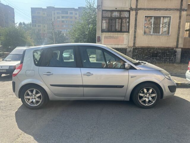 Серый Рено Сценик II, объемом двигателя 2 л и пробегом 233 тыс. км за 5150 $, фото 1 на Automoto.ua