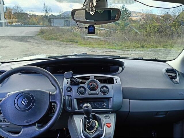 Рено Сценік II 2006 у Львові на Automoto.ua Сірий Рено Сценік II, об'ємом двигуна 1.9 л та пробігом 320 тис. км за 4200 $, фото 8 на Automoto.ua