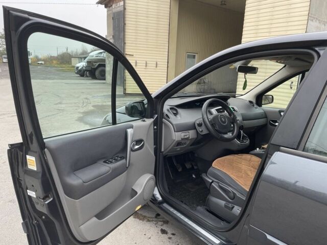 Сірий Рено Сценік II, об'ємом двигуна 2 л та пробігом 236 тис. км за 6650 $, фото 11 на Automoto.ua