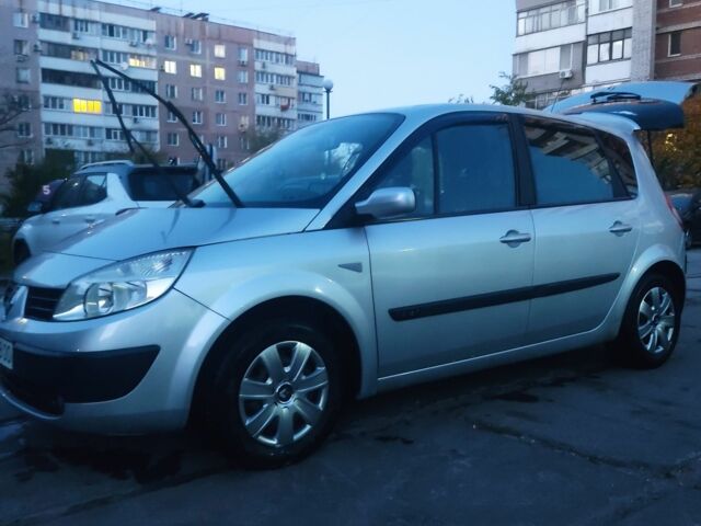 Рено Сценік II 2006 у Запоріжжя на Automoto.ua Сірий Рено Сценік II, об'ємом двигуна 1.6 л та пробігом 230 тис. км за 5000 $, фото 1 на Automoto.ua