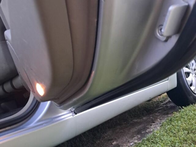 Серый Рено Сценик II, объемом двигателя 1.6 л и пробегом 322 тыс. км за 5190 $, фото 2 на Automoto.ua