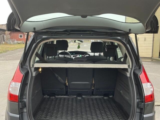 Сірий Рено Сценік II, об'ємом двигуна 2 л та пробігом 236 тис. км за 6650 $, фото 8 на Automoto.ua