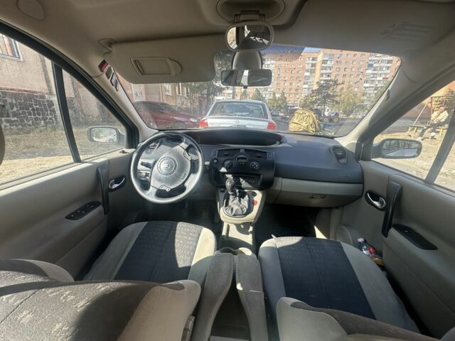 Серый Рено Сценик II, объемом двигателя 2 л и пробегом 233 тыс. км за 5150 $, фото 7 на Automoto.ua