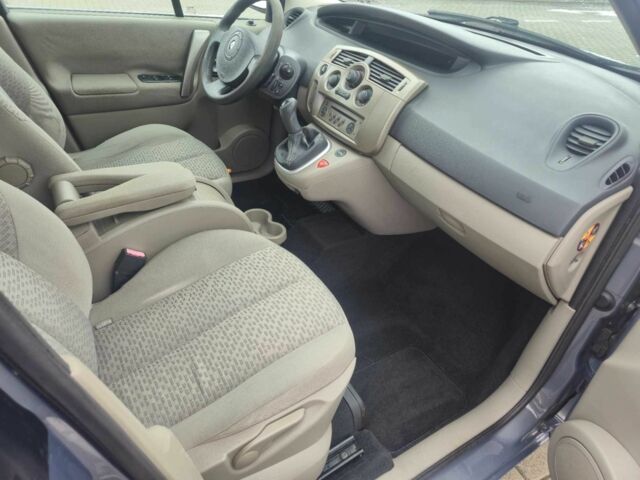 Сірий Рено Сценік II, об'ємом двигуна 1.6 л та пробігом 210 тис. км за 4500 $, фото 15 на Automoto.ua