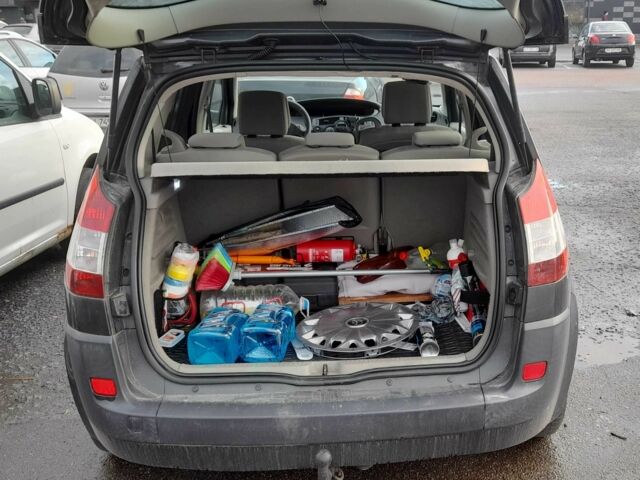 Сірий Рено Сценік II, об'ємом двигуна 1.6 л та пробігом 254 тис. км за 4500 $, фото 2 на Automoto.ua