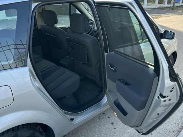 Серый Рено Сценик II, объемом двигателя 1.6 л и пробегом 265 тыс. км за 4500 $, фото 14 на Automoto.ua