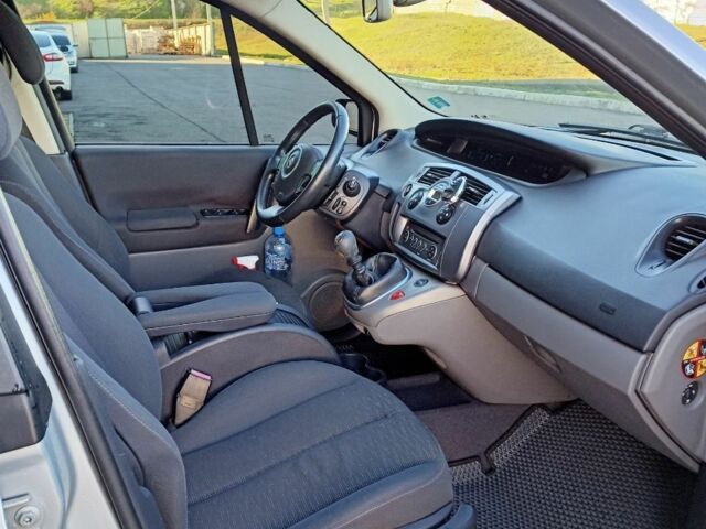 Сірий Рено Сценік II, об'ємом двигуна 1.5 л та пробігом 303 тис. км за 5500 $, фото 7 на Automoto.ua