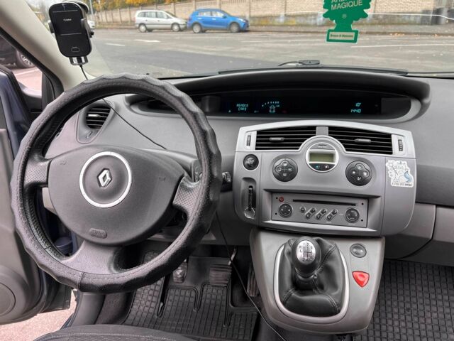 Рено Сценік II 2007 у Вінниці на Automoto.ua Сірий Рено Сценік II, об'ємом двигуна 1.5 л та пробігом 244 тис. км за 5000 $, фото 7 на Automoto.ua