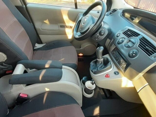 Сірий Рено Сценік II, об'ємом двигуна 1.6 л та пробігом 304 тис. км за 4500 $, фото 3 на Automoto.ua