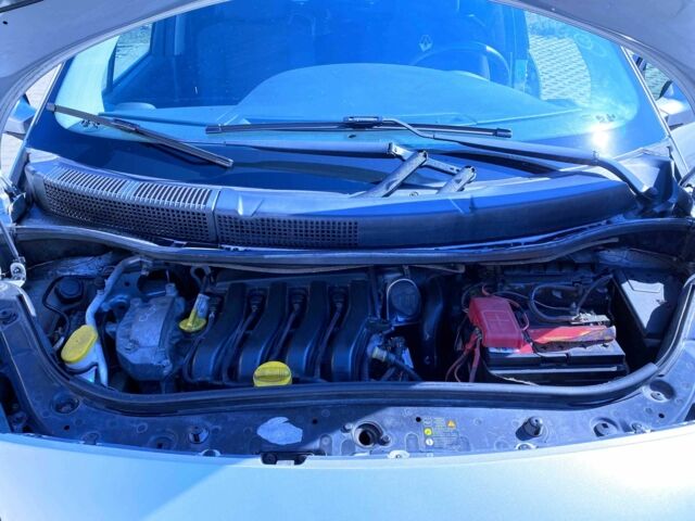 Серый Рено Сценик II, объемом двигателя 1.6 л и пробегом 140 тыс. км за 6000 $, фото 1 на Automoto.ua