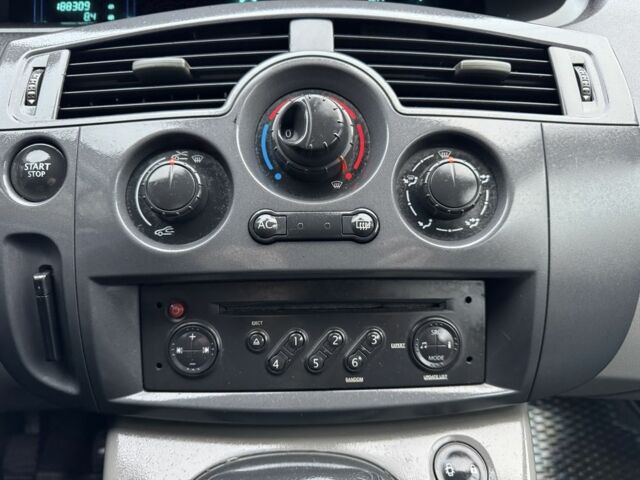 Сірий Рено Сценік II, об'ємом двигуна 1.6 л та пробігом 188 тис. км за 4899 $, фото 13 на Automoto.ua